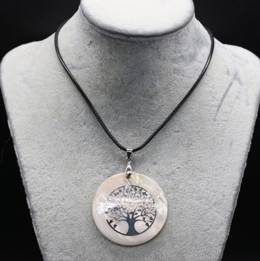 Natural White Mother-of-pearl Shell Necklace